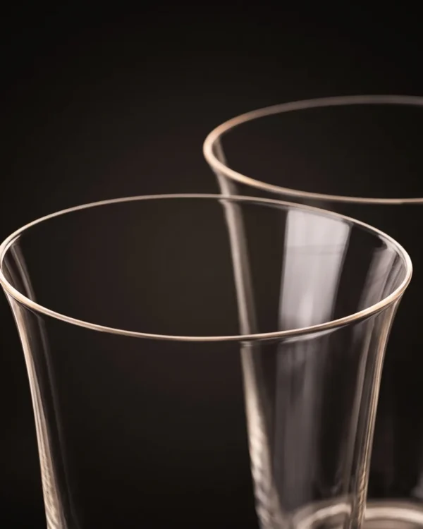 Light tall glasses 360 ml, set of 2, three-quarter view